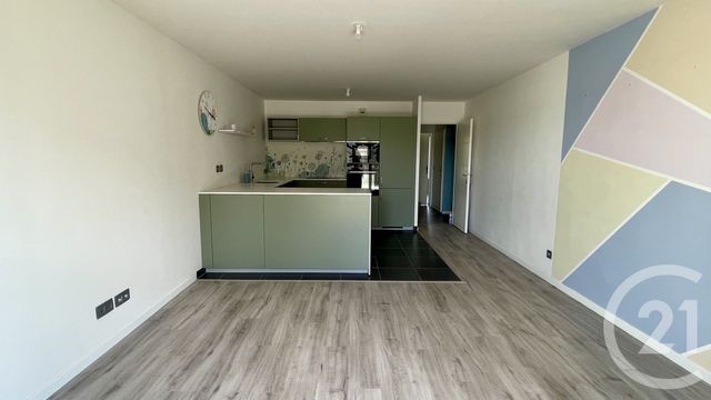Appartement F3 à vendre - 3 pièces - 61.0 m2 - LE PLESSIS BOUCHARD - 95 - ILE-DE-FRANCE - Century 21 Montoit