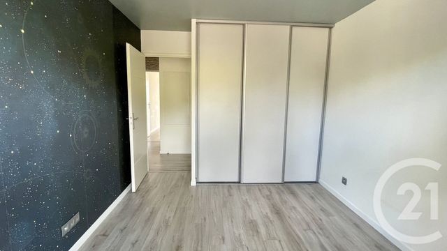 Appartement F3 à vendre - 3 pièces - 61.0 m2 - LE PLESSIS BOUCHARD - 95 - ILE-DE-FRANCE - Century 21 Montoit