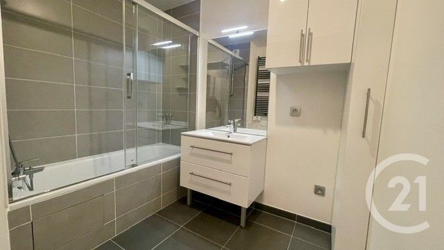 Appartement F3 à vendre - 3 pièces - 61.0 m2 - LE PLESSIS BOUCHARD - 95 - ILE-DE-FRANCE - Century 21 Montoit